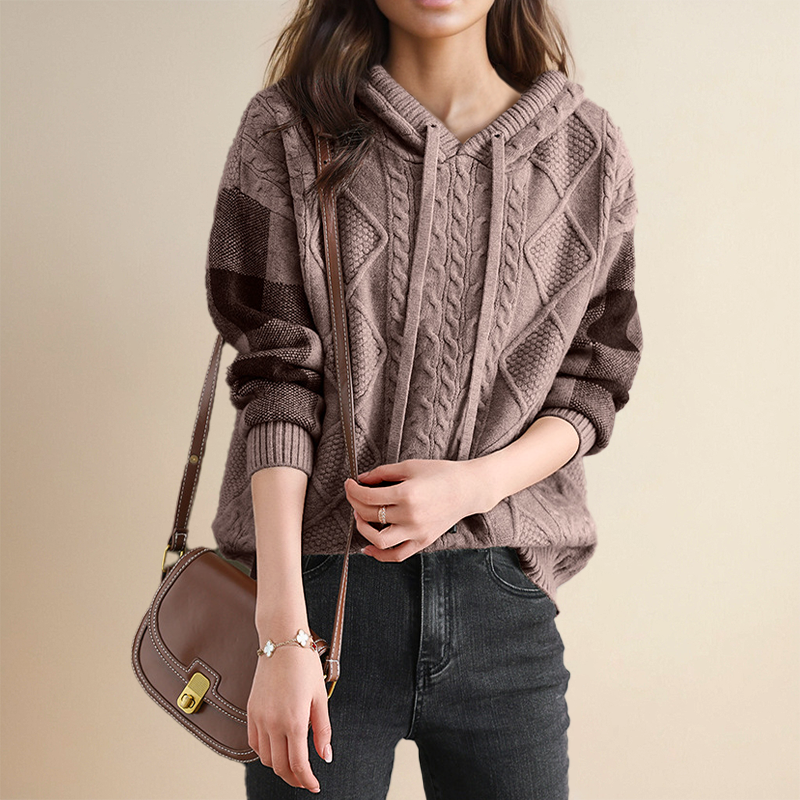 Valeria - Stylish Cable Knit Sweater